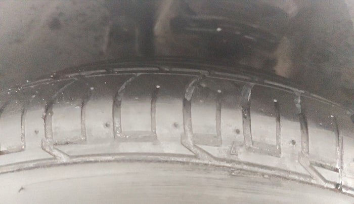 2017 Skoda Superb L&K 1.8 TSI AT, Petrol, Automatic, 91,341 km, Left Front Tyre Tread