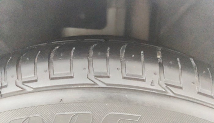 2017 Skoda Superb L&K 1.8 TSI AT, Petrol, Automatic, 91,341 km, Left Rear Tyre Tread