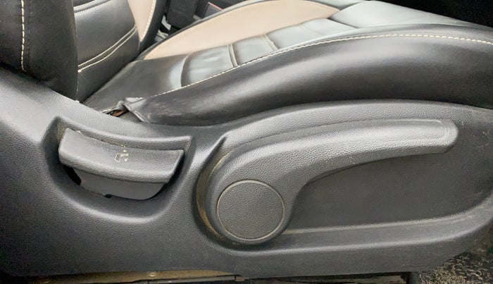 2020 Hyundai Elite i20 ASTA 1.2 (O), Petrol, Manual, 90,445 km, Driver Side Adjustment Panel