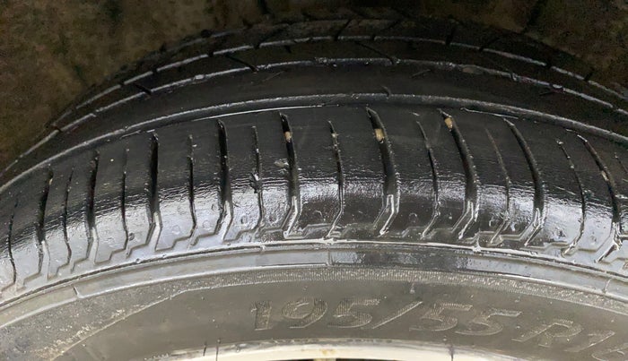 2020 Hyundai Elite i20 ASTA 1.2 (O), Petrol, Manual, 90,445 km, Right Front Tyre Tread