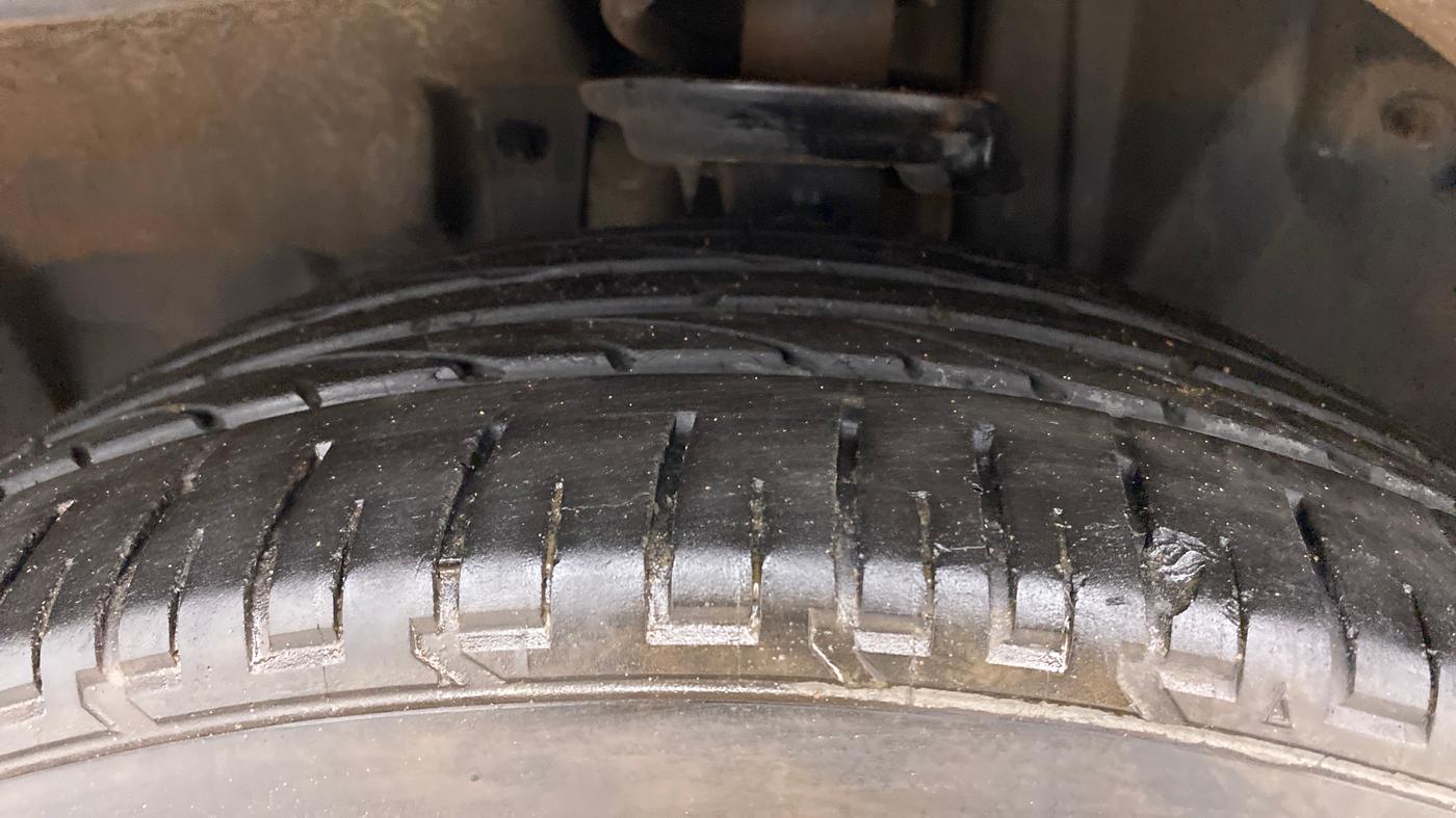 2018 Jeep Compass LIMITED 2.0 DIESEL, Diesel, Manual, 1,22,168 km, Left Front Tyre Tread