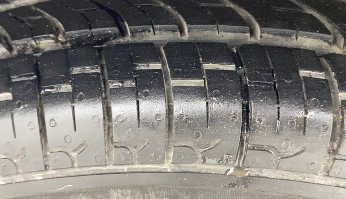 2015 Maruti Alto 800 LXI, Petrol, Manual, 88,122 km, Right Rear Tyre Tread