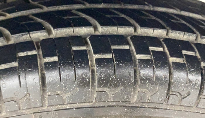 2015 Maruti Alto 800 LXI, Petrol, Manual, 88,122 km, Left Rear Tyre Tread