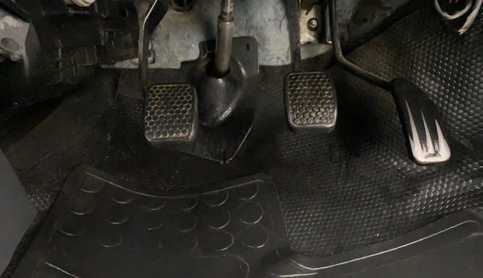 2015 Maruti Alto 800 LXI, Petrol, Manual, 88,122 km, Pedals