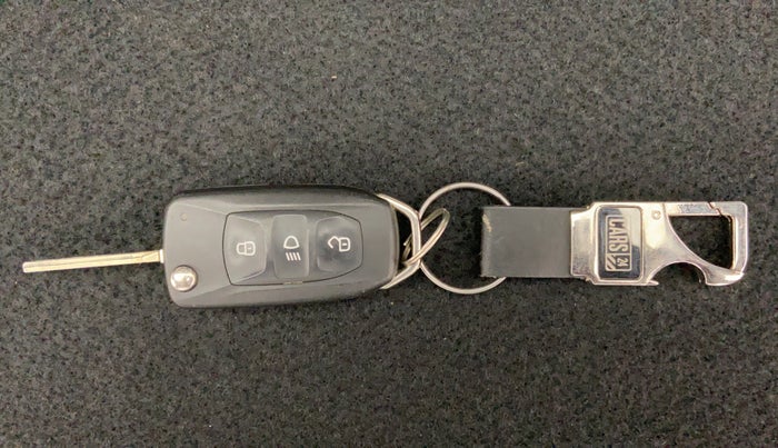 2018 Tata NEXON XM 1.2, Petrol, Manual, 20,545 km, Key Close-up