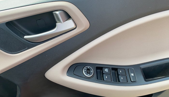 2020 Hyundai Elite i20 MAGNA PLUS 1.2, Petrol, Manual, 35,758 km, Driver Side Door Panels Control