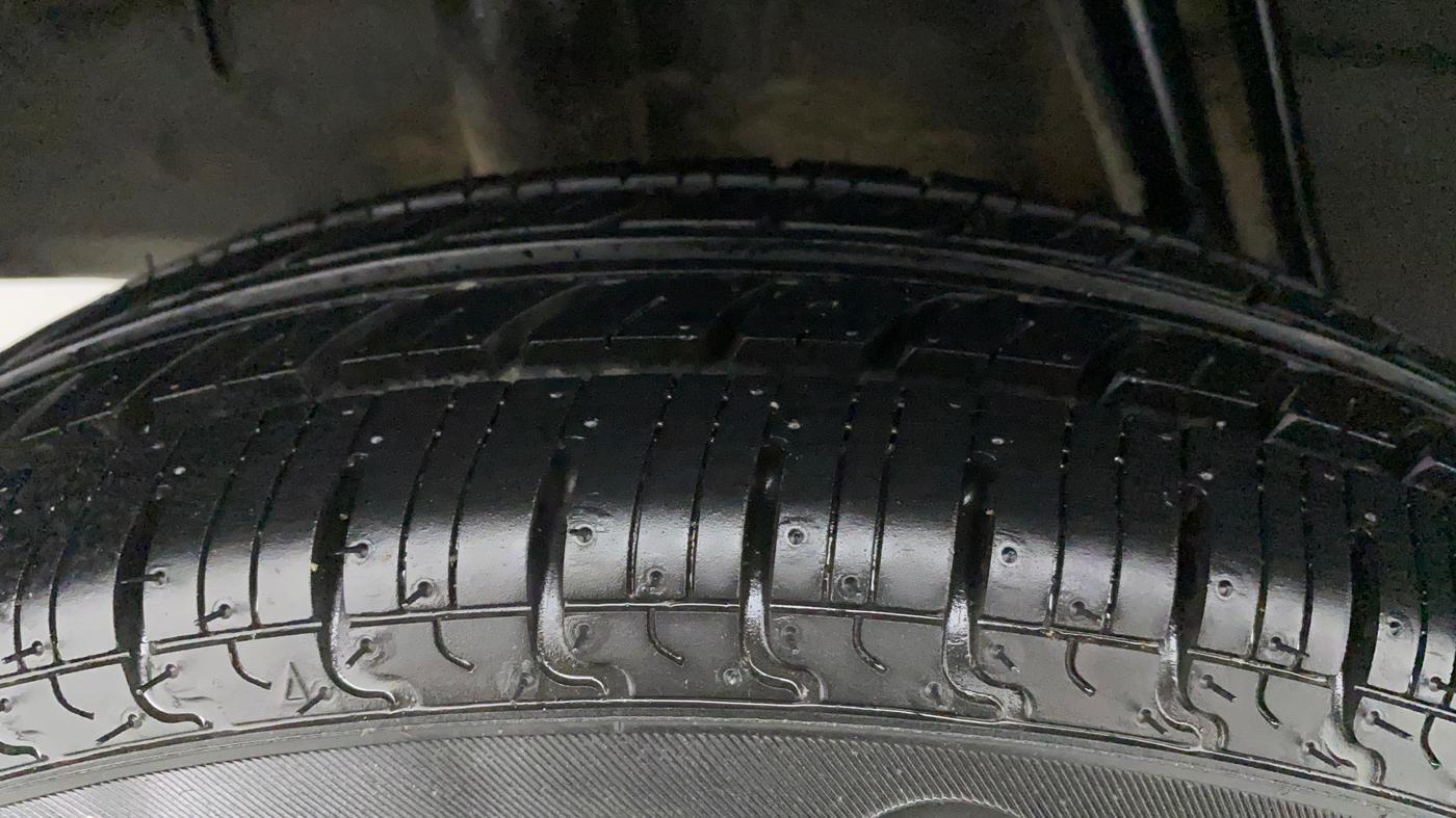 2016 Renault Kwid RXT 0.8, Petrol, Manual, 42,960 km, Right Rear Tyre Tread