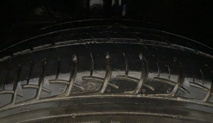 2018 Maruti Baleno DELTA PETROL 1.2, CNG, Manual, 54,926 km, Left Front Tyre Tread