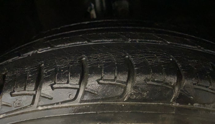 2018 Maruti Baleno DELTA PETROL 1.2, CNG, Manual, 54,926 km, Right Front Tyre Tread