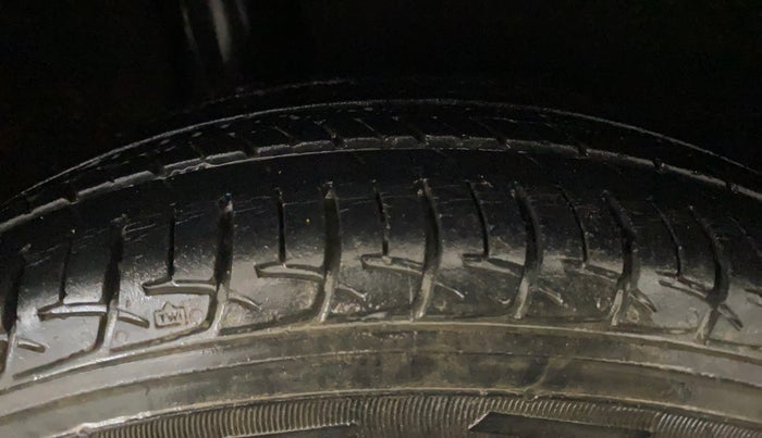 2018 Maruti Baleno DELTA PETROL 1.2, CNG, Manual, 54,926 km, Right Rear Tyre Tread