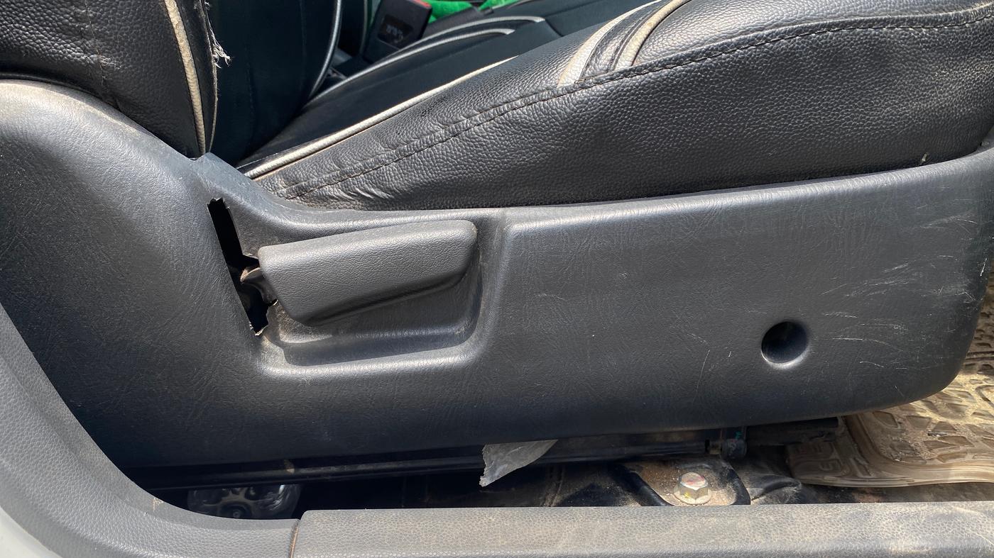 2019 Maruti Alto K10 VXI, CNG, Manual, 99,916 km, Driver Side Adjustment Panel