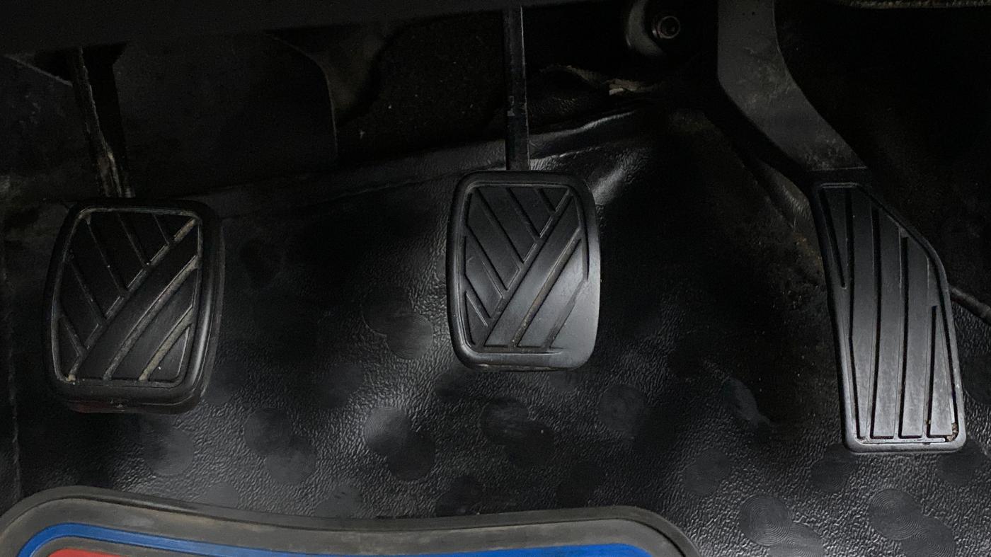2015 Maruti Swift VXI, Petrol, Manual, 59,196 km, Pedals