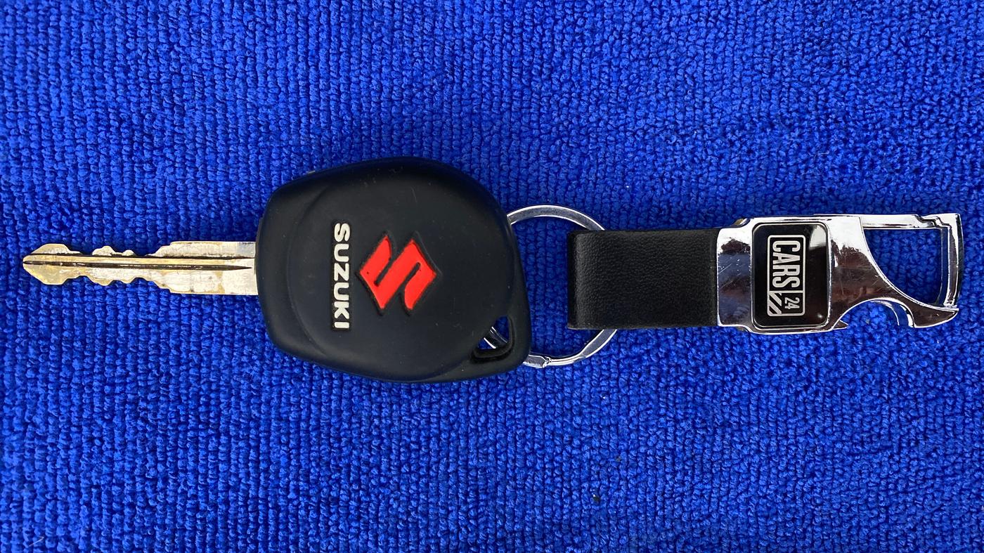 2015 Maruti Swift VXI, Petrol, Manual, 59,196 km, Key Close Up