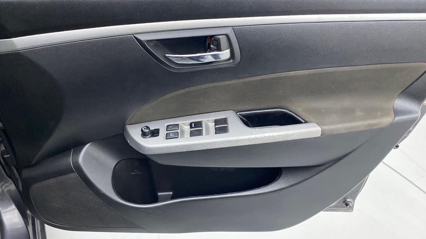 2015 Maruti Swift VXI, Petrol, Manual, 59,196 km, Driver Side Door Panels Control