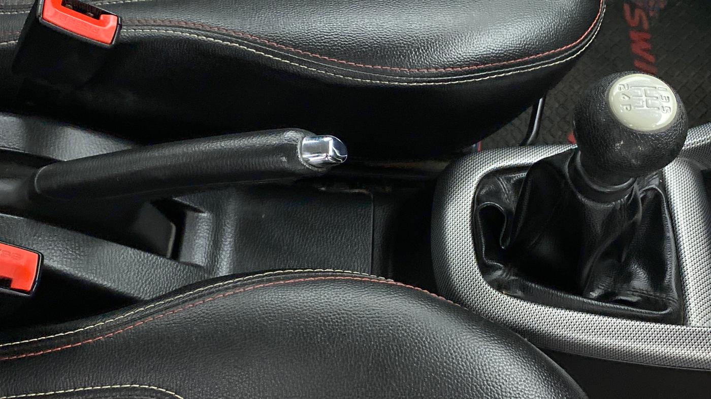 2015 Maruti Swift VXI, Petrol, Manual, 59,196 km, Gear Lever