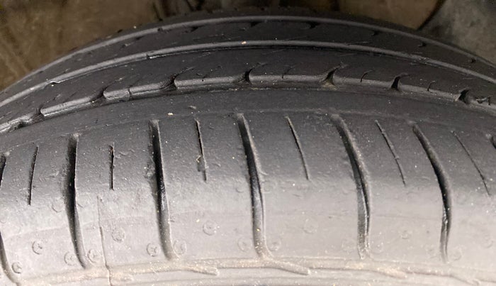 2019 Hyundai Elite i20 MAGNA+ VTVT, Petrol, Manual, Right Front Tyre Tread