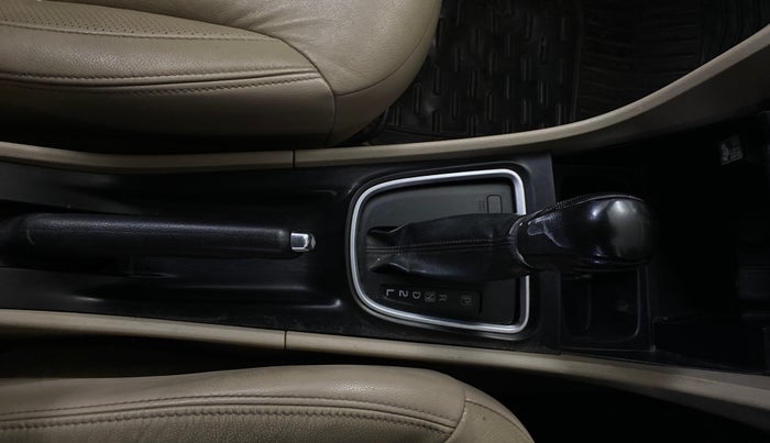 2019 Maruti Ciaz ALPHA  AT 1.5 SHVS PETROL, Petrol, Automatic, 66,179 km, Gear Lever