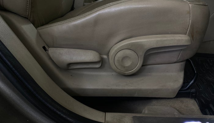 2019 Maruti Ciaz ALPHA  AT 1.5 SHVS PETROL, Petrol, Automatic, 66,179 km, Driver Side Adjustment Panel