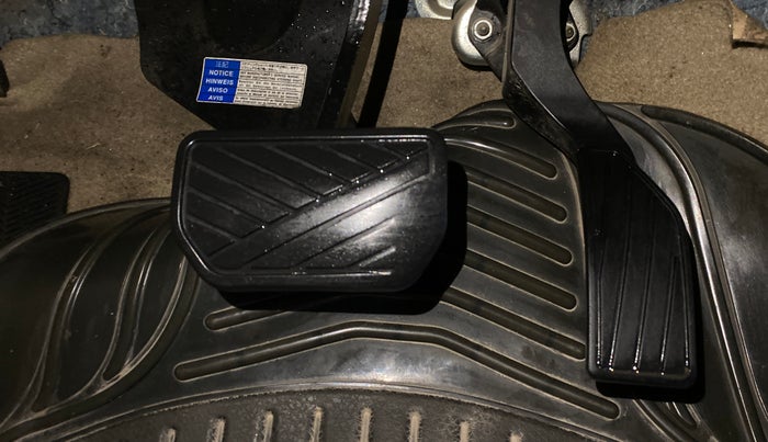 2019 Maruti Ciaz ALPHA  AT 1.5 SHVS PETROL, Petrol, Automatic, 66,179 km, Pedals