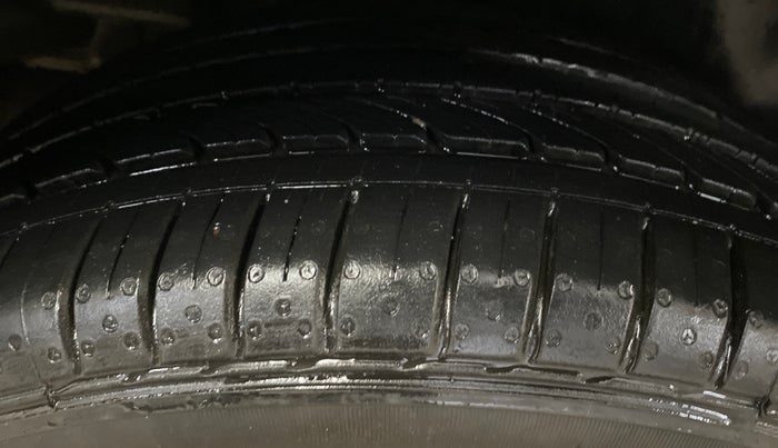 2019 Maruti Ciaz ALPHA  AT 1.5 SHVS PETROL, Petrol, Automatic, 66,179 km, Right Rear Tyre Tread