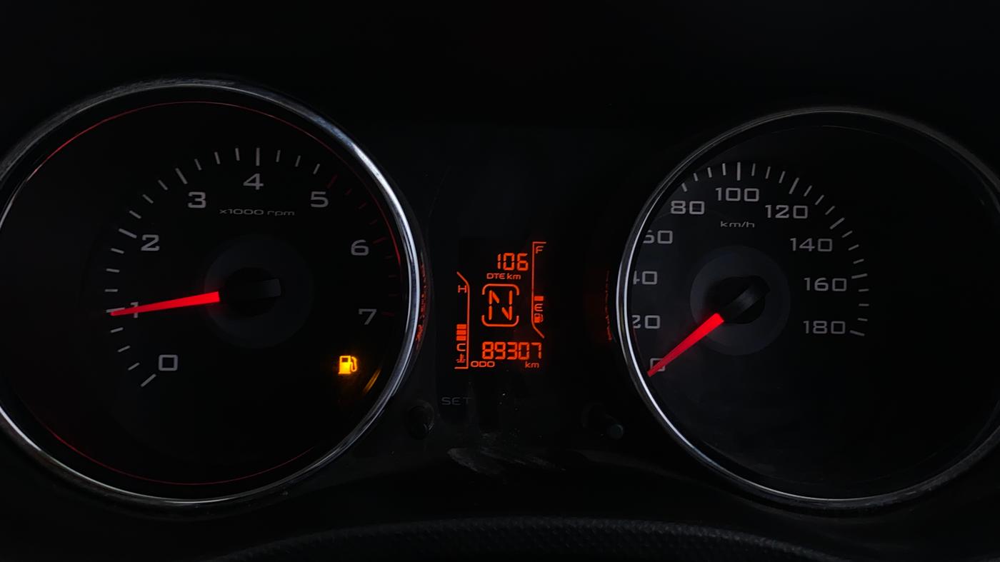 2016 Mahindra TUV300 T8, Diesel, Manual, 89,304 km, Odometer Image