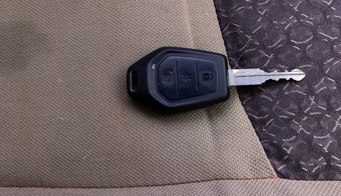 2016 Mahindra TUV300 T8, Diesel, Manual, 89,304 km, Key Close Up