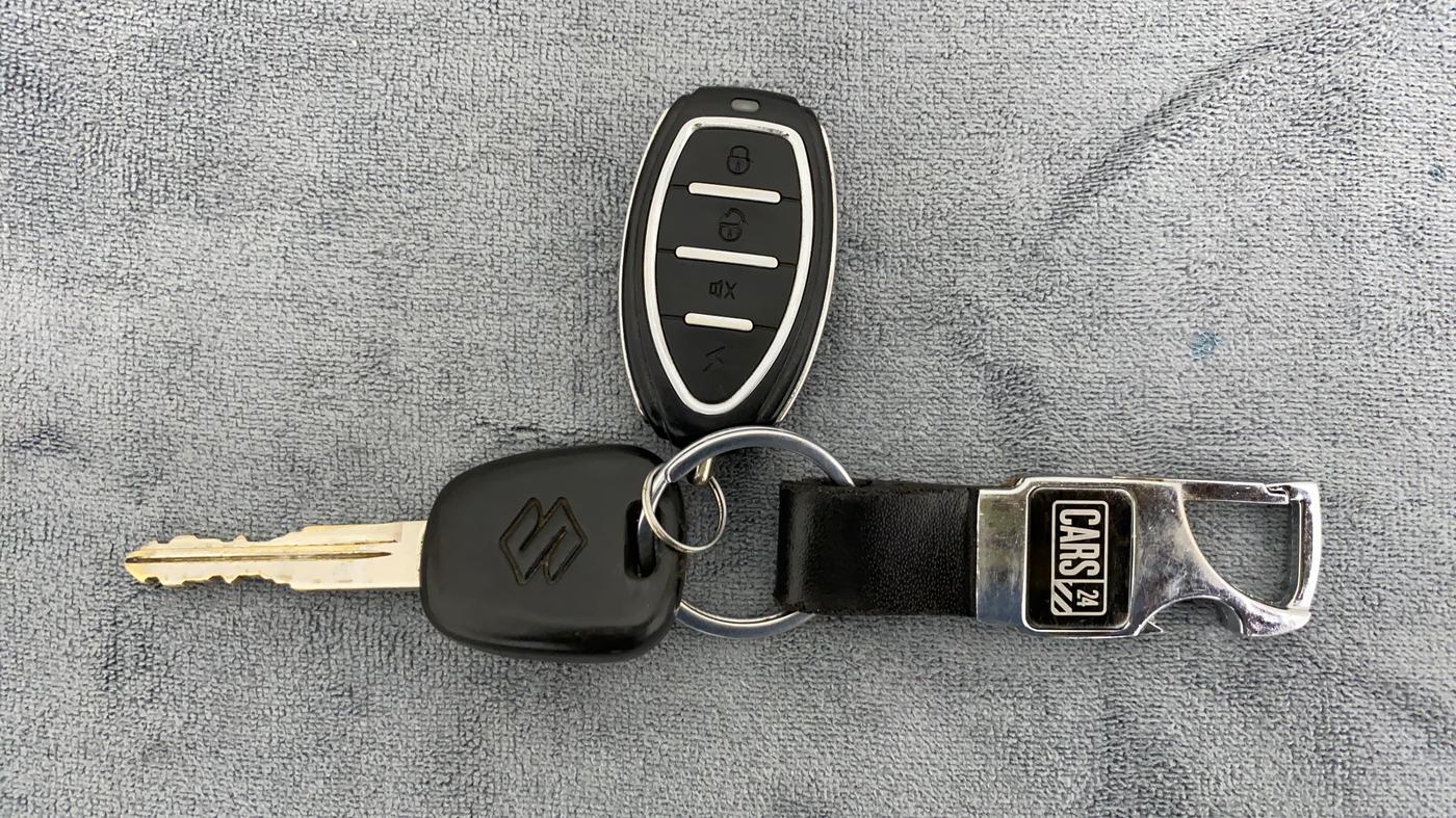 2019 Maruti Swift LXI, Petrol, Manual, 56,476 km, Key Close Up