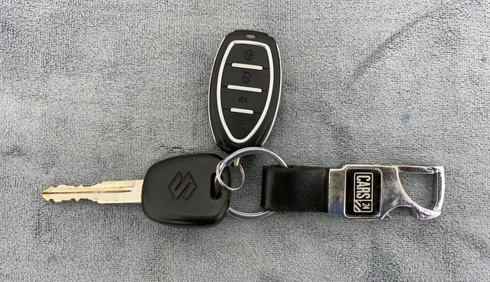 2019 Maruti Swift LXI, Petrol, Manual, 56,476 km, Key Close Up