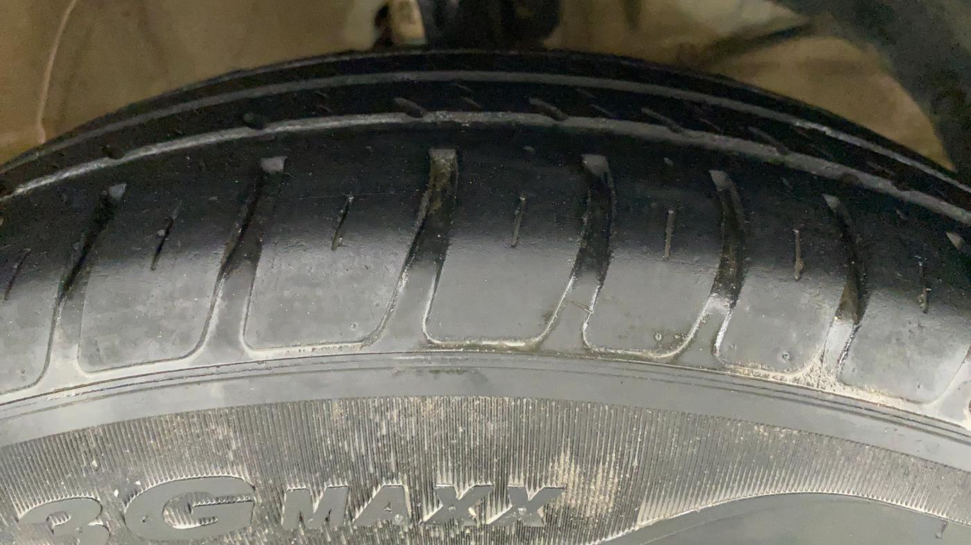 2019 Maruti Swift LXI, Petrol, Manual, 56,476 km, Right Front Tyre Tread