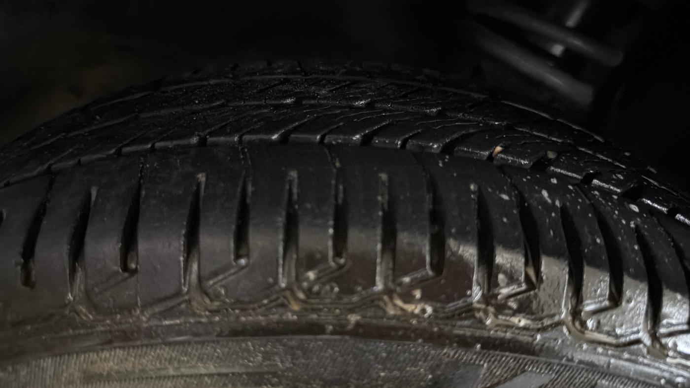 2017 Maruti Alto K10 VXI, Petrol, Manual, 35,128 km, Left Front Tyre Tread