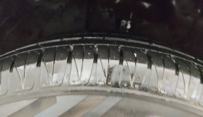 2024 KIA SONET HTX 1.0 TURBO PETROL IMT, Petrol, Manual, 14,621 km, Left Front Tyre Tread