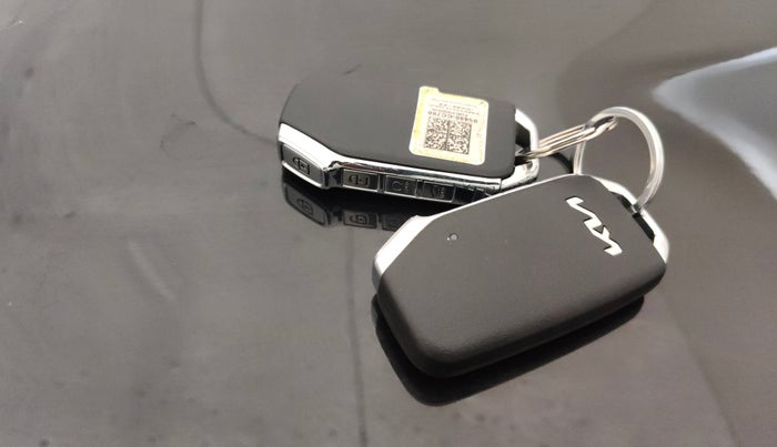 2024 KIA SONET HTX 1.0 TURBO PETROL IMT, Petrol, Manual, 14,621 km, Key Close Up