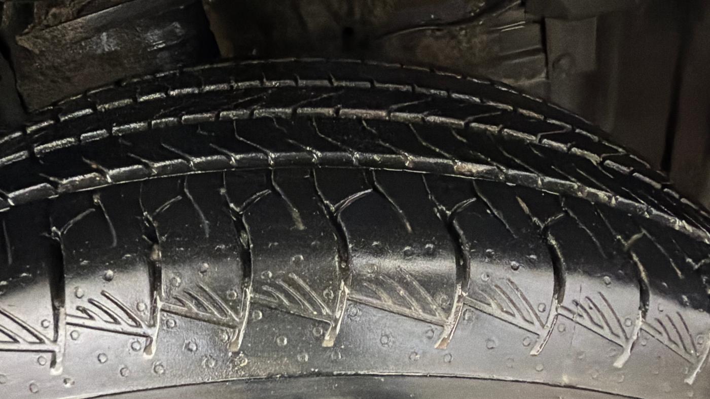 2026 Maruti Grand Vitara Alpha Plus (O) Hybrid e-CVT, Hybrid, Automatic, 13,041 km, Right Front Tyre Tread