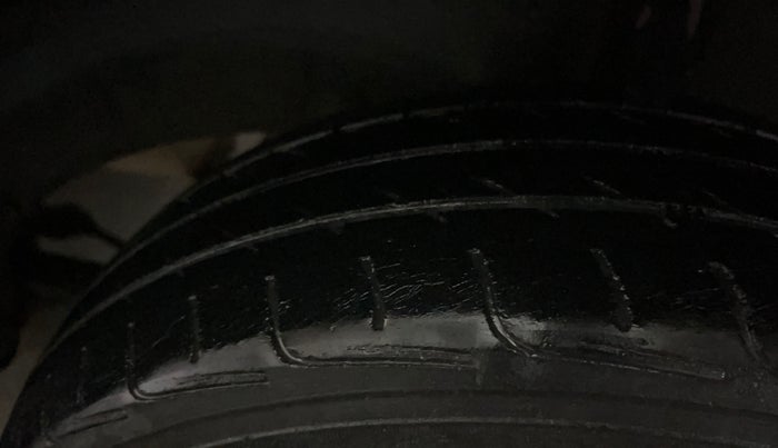 2017 Renault Kwid RXT 0.8, Petrol, Manual, 41,654 km, Left Rear Tyre Tread