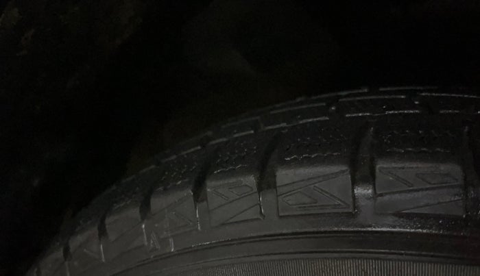 2017 Renault Kwid RXT 0.8, Petrol, Manual, 41,654 km, Right Front Tyre Tread