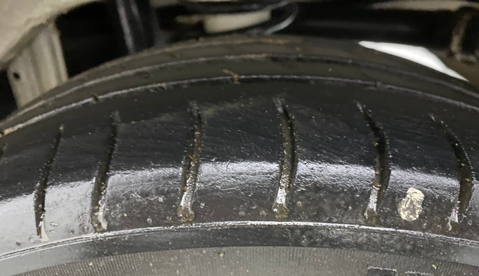 2016 Maruti Alto K10 VXI, Petrol, Manual, 1,02,364 km, Left Rear Tyre Tread