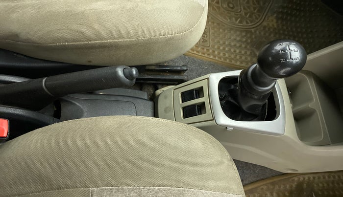 2016 Maruti Alto K10 VXI, Petrol, Manual, 1,02,364 km, Gear Lever