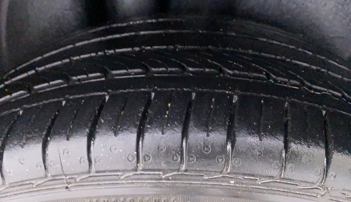 2019 Volkswagen Vento 1.2 TSI HIGHLINE PLUS AT, Petrol, Automatic, 18,336 km, Right Rear Tyre Tread