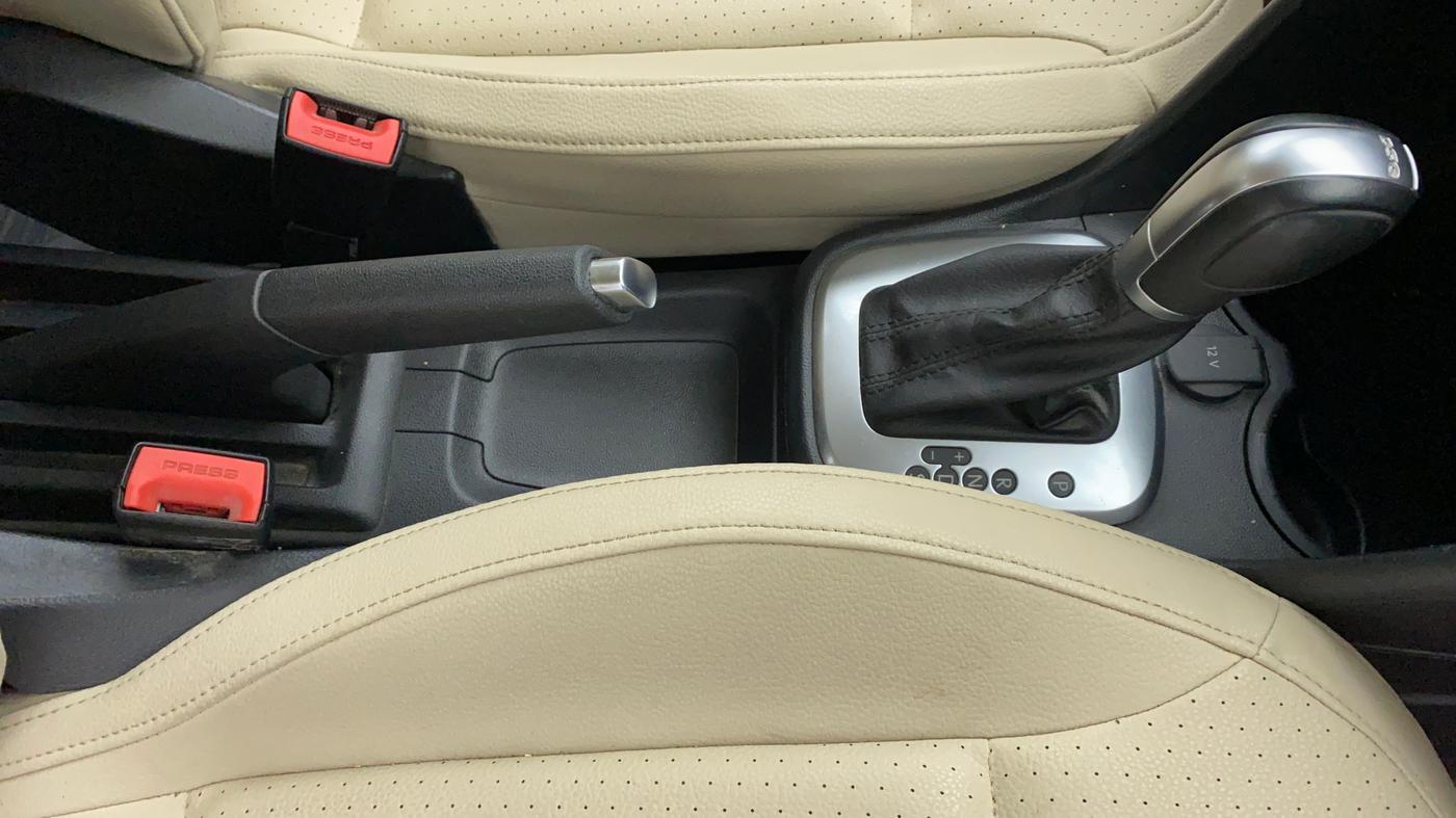 2019 Volkswagen Vento 1.2 TSI HIGHLINE PLUS AT, Petrol, Automatic, 18,336 km, Gear Lever