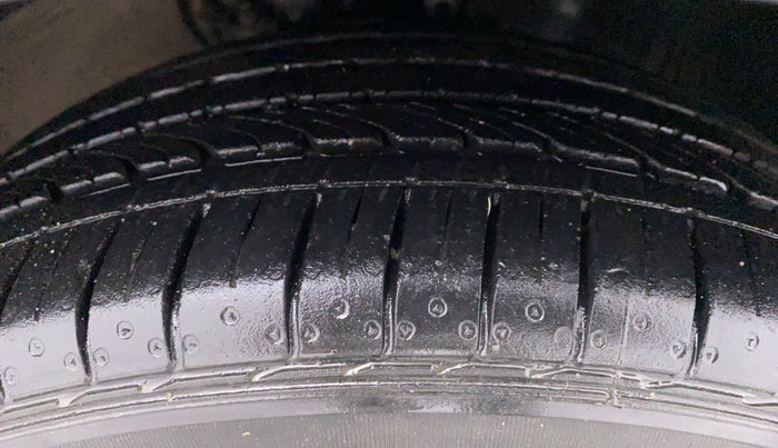 2019 Volkswagen Vento 1.2 TSI HIGHLINE PLUS AT, Petrol, Automatic, 18,336 km, Right Front Tyre Tread