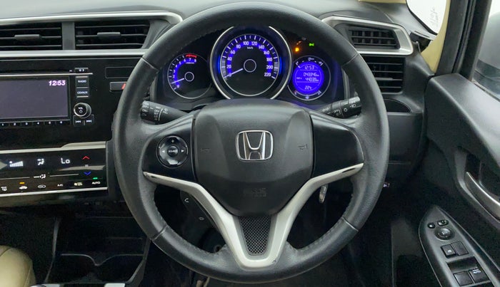 2018 Honda Jazz 1.2 V MT, Petrol, Manual, 43,405 km, Steering Wheel Close Up