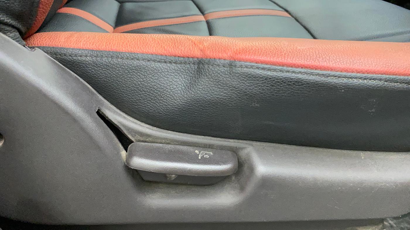 2010 Hyundai Santro Xing GLS, Petrol, Manual, 76,191 km, Driver Side Adjustment Panel