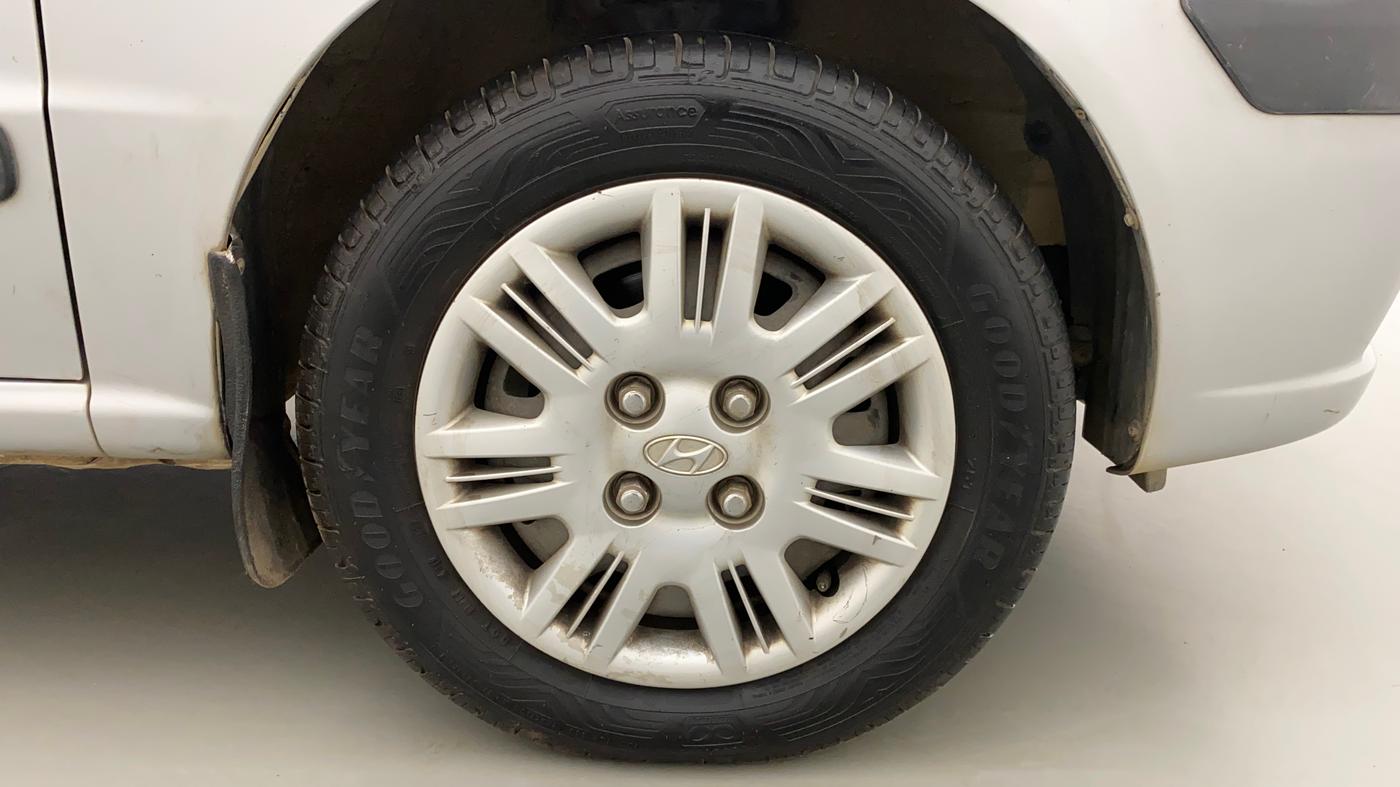 2010 Hyundai Santro Xing GLS, Petrol, Manual, 76,191 km, Right Front Wheel
