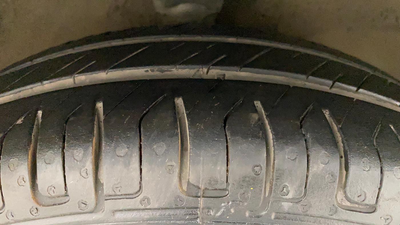 2010 Hyundai Santro Xing GLS, Petrol, Manual, 76,191 km, Right Front Tyre Tread