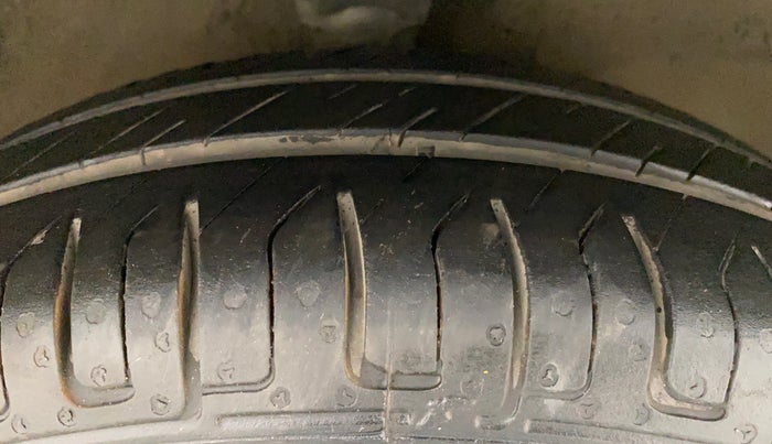 2010 Hyundai Santro Xing GLS, Petrol, Manual, 76,191 km, Right Front Tyre Tread