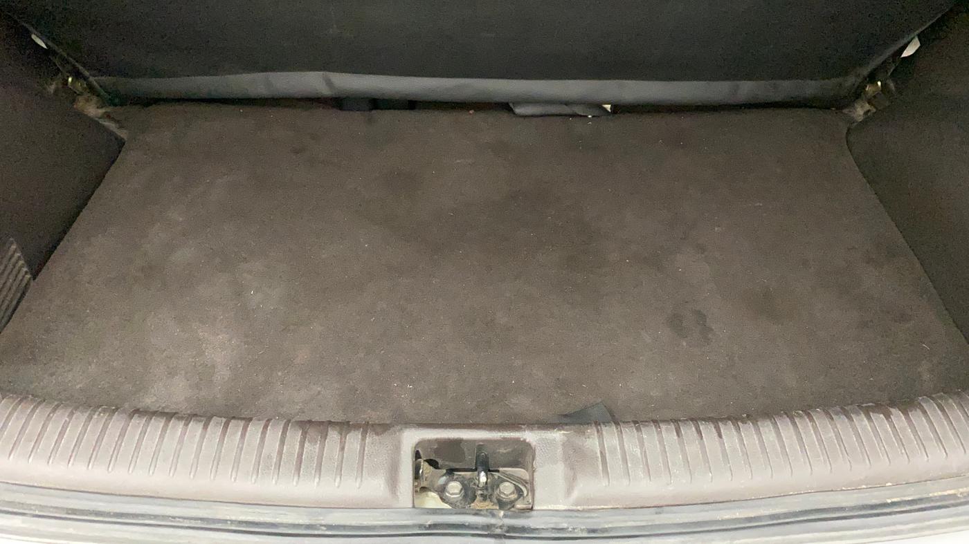 2010 Hyundai Santro Xing GLS, Petrol, Manual, 76,191 km, Boot Inside