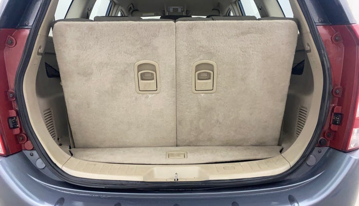 2016 Mahindra XUV500 W6, Diesel, Manual, 84,507 km, Boot Inside