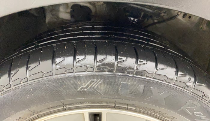 2016 Hyundai Creta SX PLUS AT 1.6 PETROL, Petrol, Automatic, 1,08,587 km, Left Front Tyre Tread