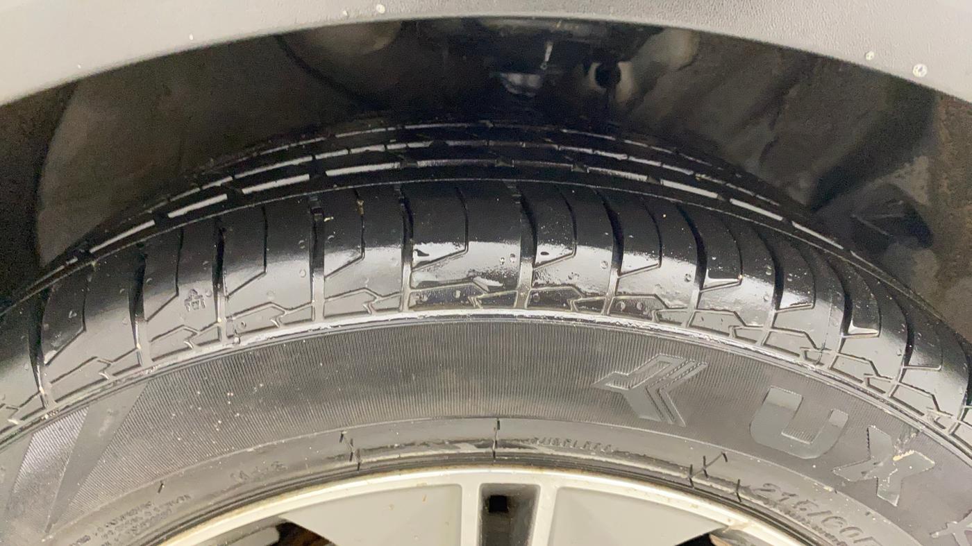2016 Hyundai Creta SX PLUS AT 1.6 PETROL, Petrol, Automatic, 1,08,641 km, Right Front Tyre Tread