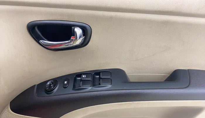 2012 Hyundai i10 SPORTZ 1.2, Petrol, Manual, 25,337 km, Driver Side Door Panels Control